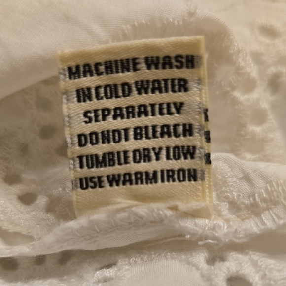 Elegant White Lace Peplum Blouse - Picture 13 of 13